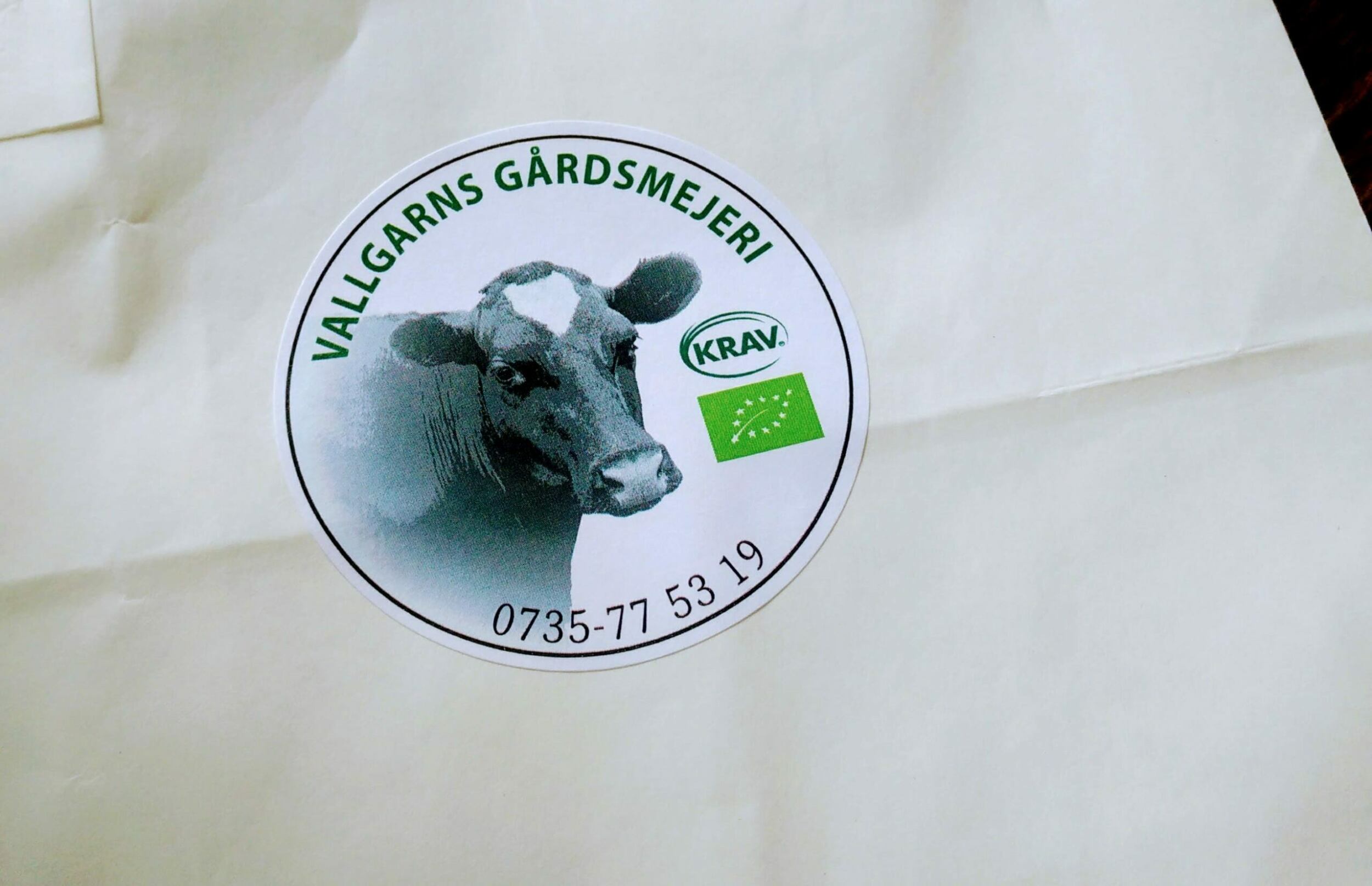 Wall yarn farm dairy label