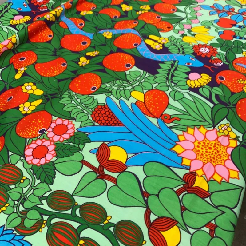 Textielsporen op de Antiekbeurs 6 antieke massa lazy girl stof