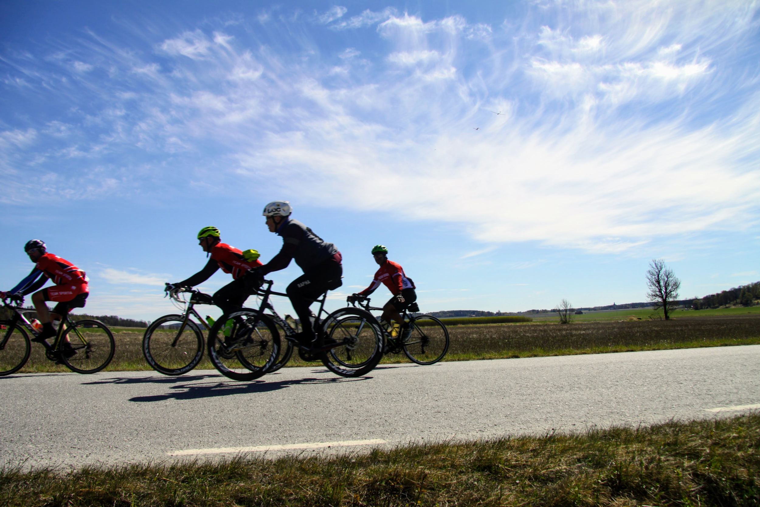 Cyclists in Fjärdhundraland