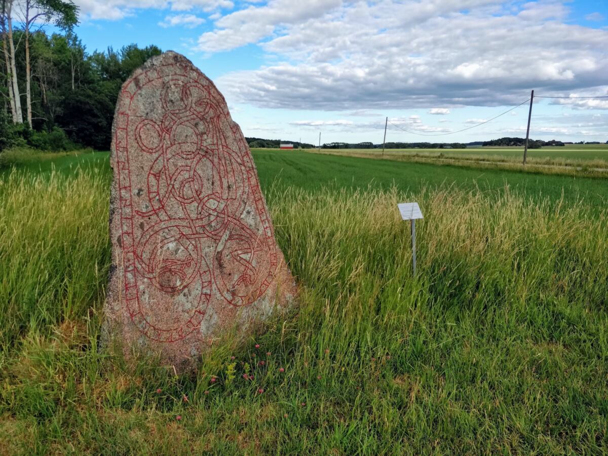 Runsten vid Darlkarsvägen mellan Nysätra och Torstuna