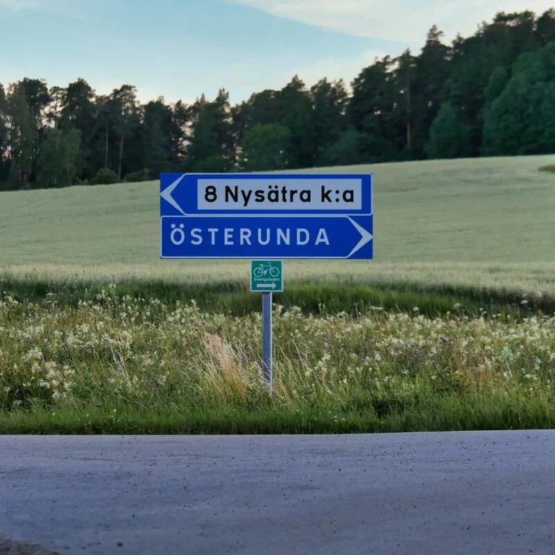 Skylt Österunda Sverigeleden