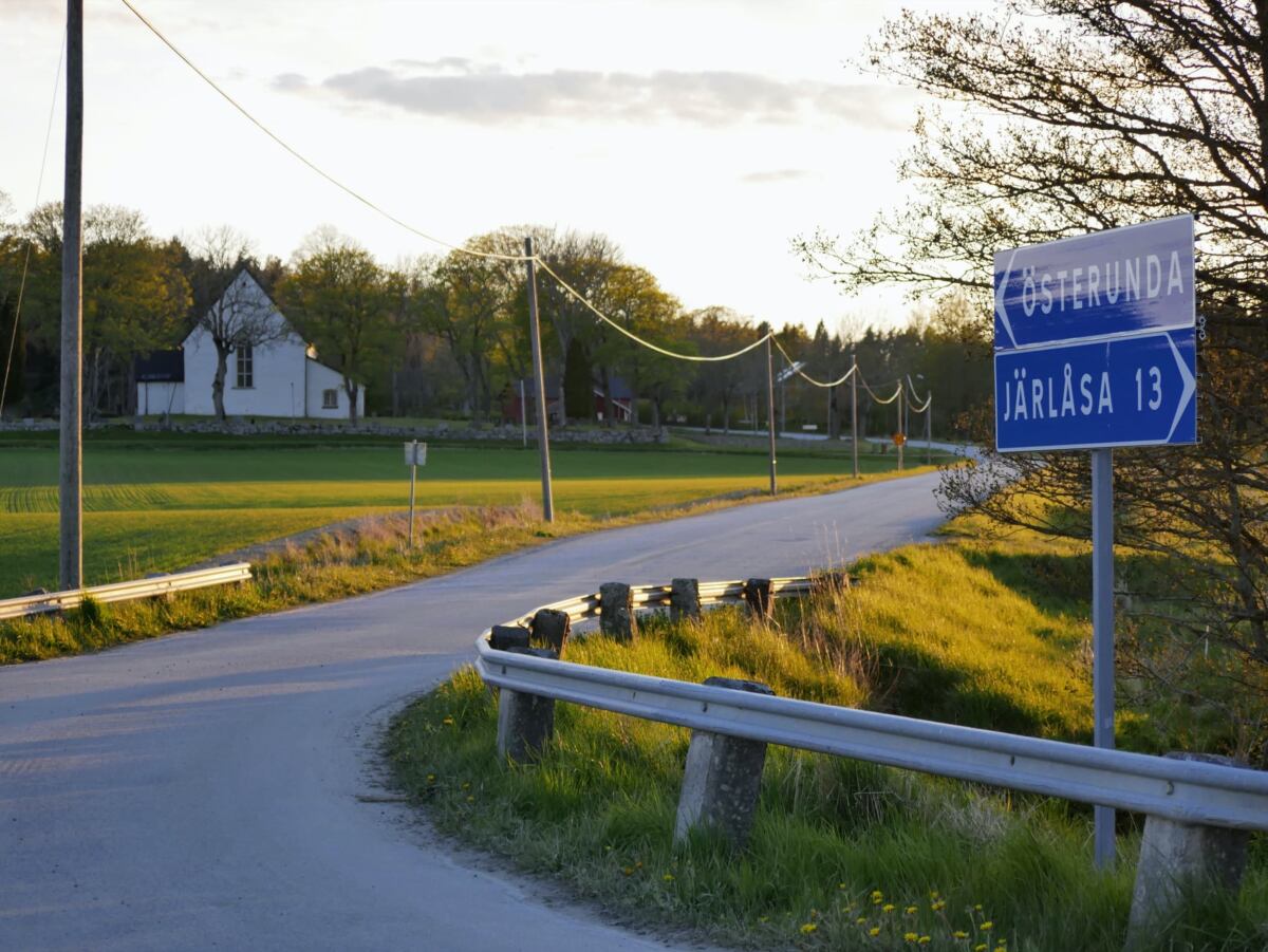 Sverigeleden towards Österunda church